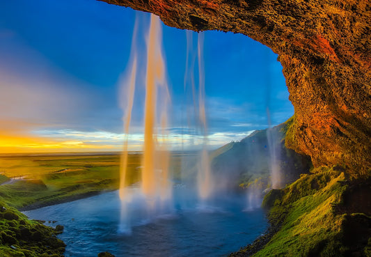 From Geysers to Glaciers: A Comprehensive 10-Day Guide to Iceland
