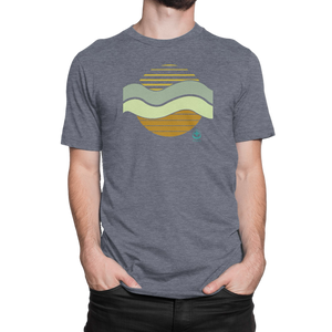 Step into modern adventure with NO&YO’s Sun Waves Graphic Tee in heather charcoal. Perfectly blending luxury and rugged durability, this tee reflects your journey from pathfinder to pathmaker.