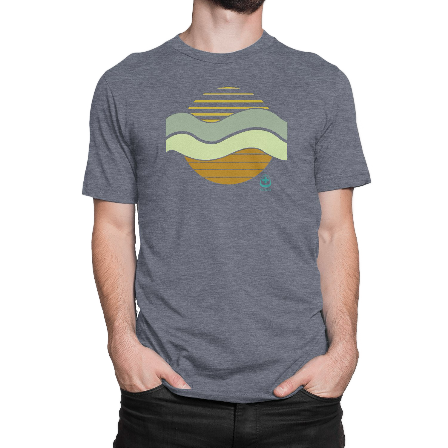 Step into modern adventure with NO&YO’s Sun Waves Graphic Tee in heather charcoal. Perfectly blending luxury and rugged durability, this tee reflects your journey from pathfinder to pathmaker.