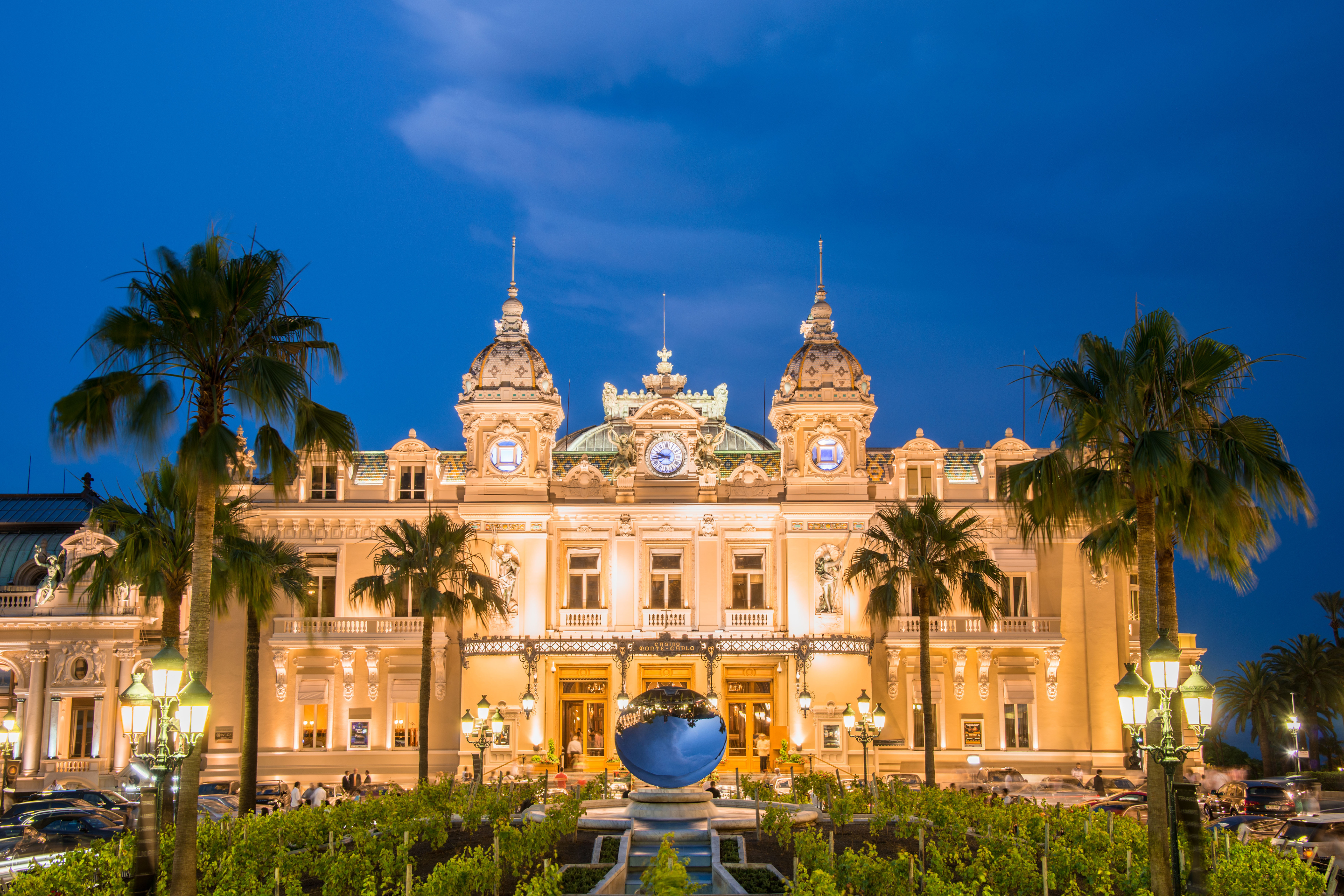 Monaco - Riviera Glamour and Mediterranean Charms : A Comprehensive 10-Day Guide