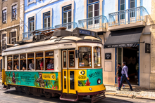 Cargar imagen en el visor de la galería, Portugal - From Historic Elegance to Coastal Splendor: A Comprehensive 10-Day Guide
